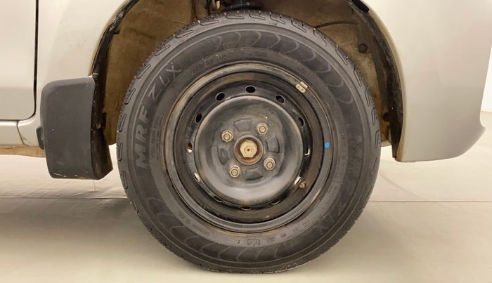 2019 Maruti Alto VXI, Petrol, Manual, 60,383 km, Right Front Wheel