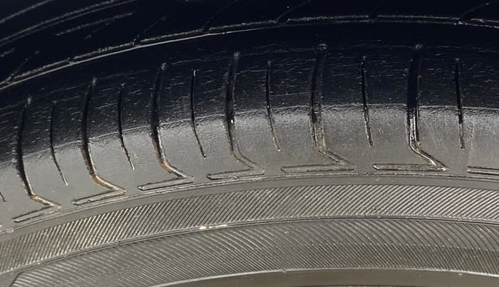 2017 Hyundai Grand i10 SPORTZ (O) AT 1.2 KAPPA VTVT, Petrol, Automatic, 83,522 km, Left Front Tyre Tread