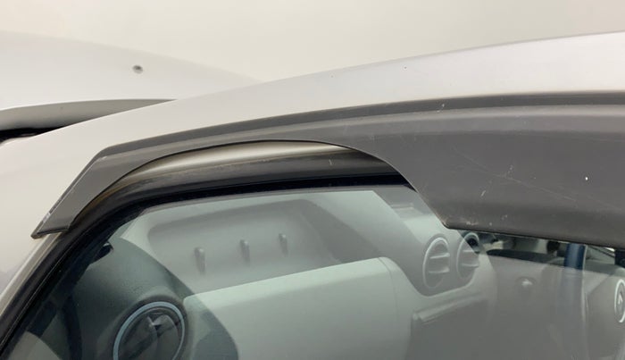 2014 Renault Duster 85 PS RXE DIESEL, Diesel, Manual, 1,10,144 km, Front passenger door - Door visor damaged