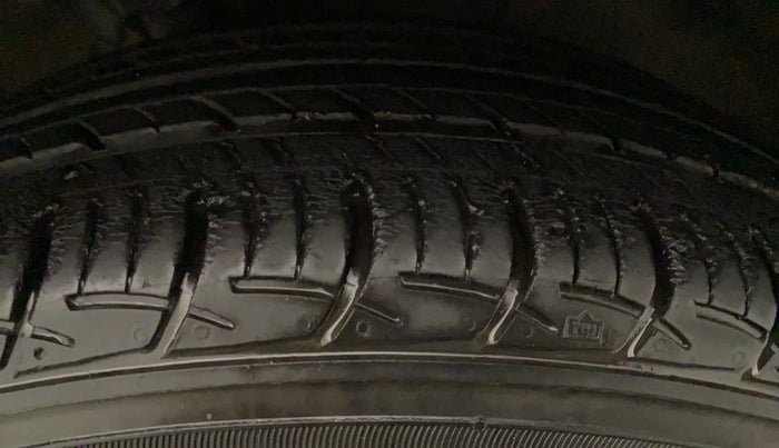 2020 Hyundai Elite i20 SPORTZ PLUS 1.2, Petrol, Manual, 9,411 km, Left Front Tyre Tread