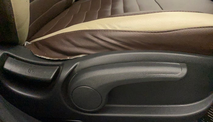 2020 Hyundai Elite i20 SPORTZ PLUS 1.2, Petrol, Manual, 9,411 km, Driver Side Adjustment Panel