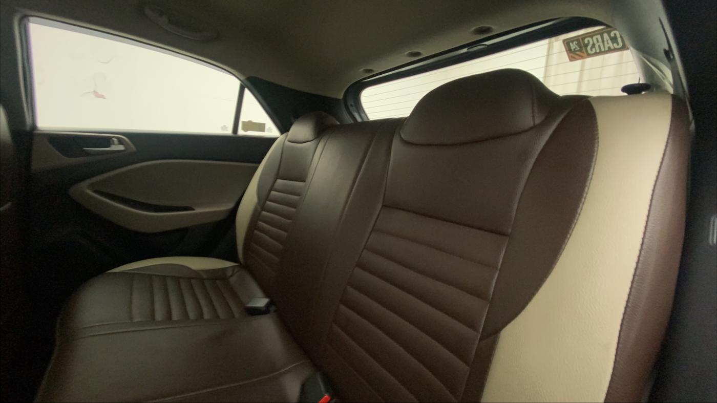 2020 Hyundai Elite i20 SPORTZ PLUS 1.2, Petrol, Manual, 9,411 km, Right Side Rear Door Cabin