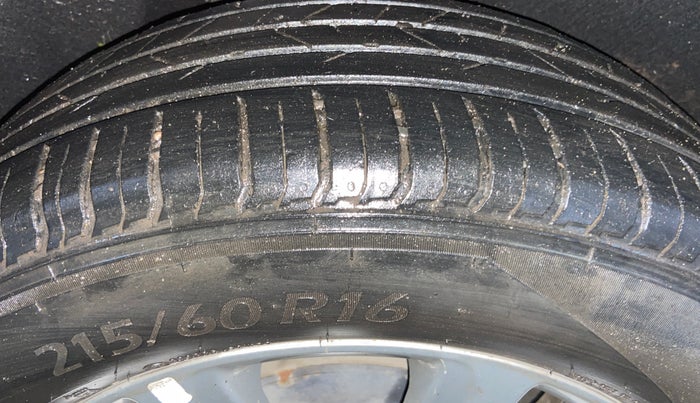 2019 Ford Ecosport TITANIUM 1.5L PETROL, Petrol, Manual, 1,23,326 km, Right Rear Tyre Tread