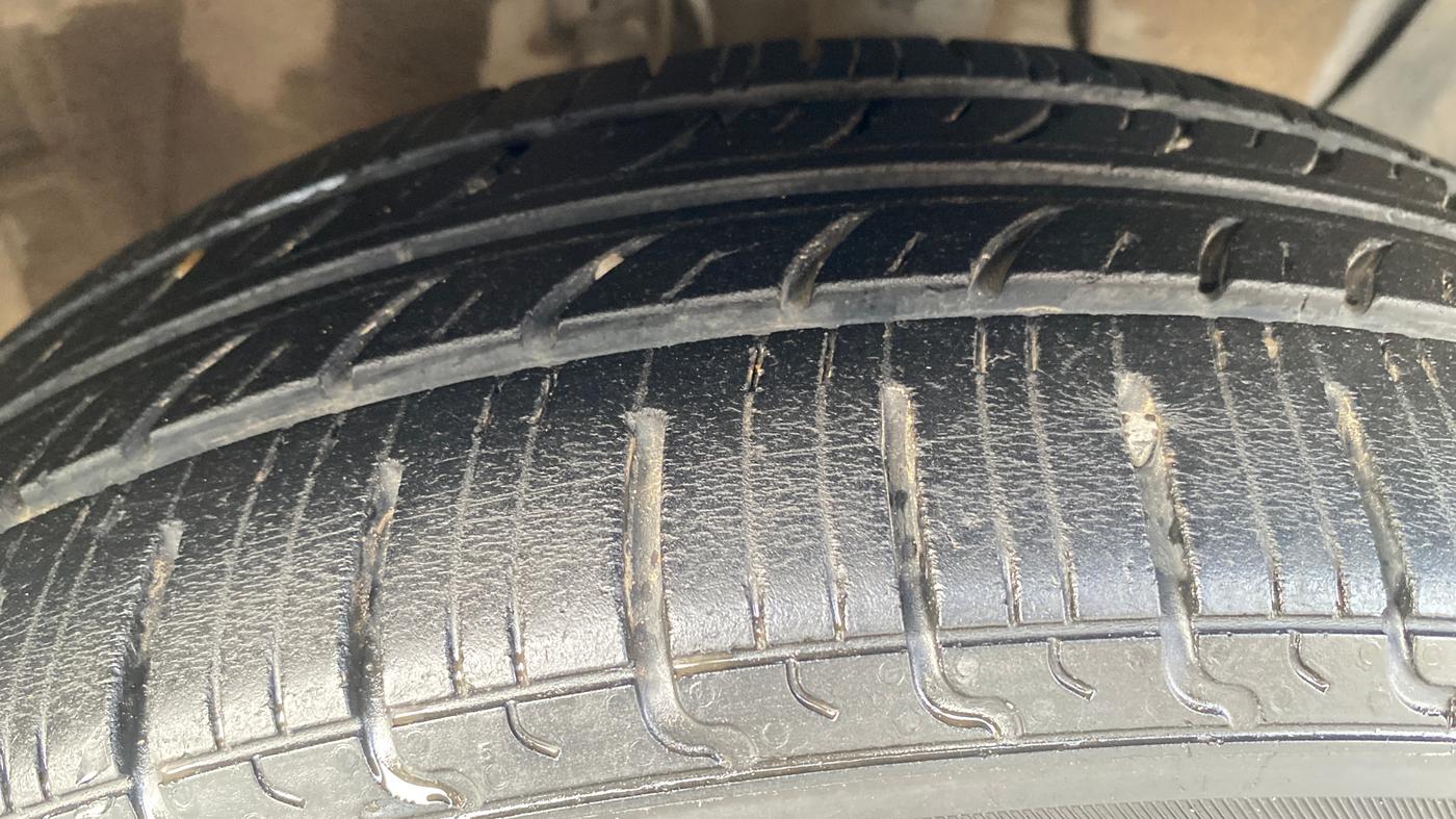 2019 Hyundai Elite i20 SPORTZ PLUS  1.2 CVT, Petrol, Automatic, 67,194 km, Right Front Tyre Tread