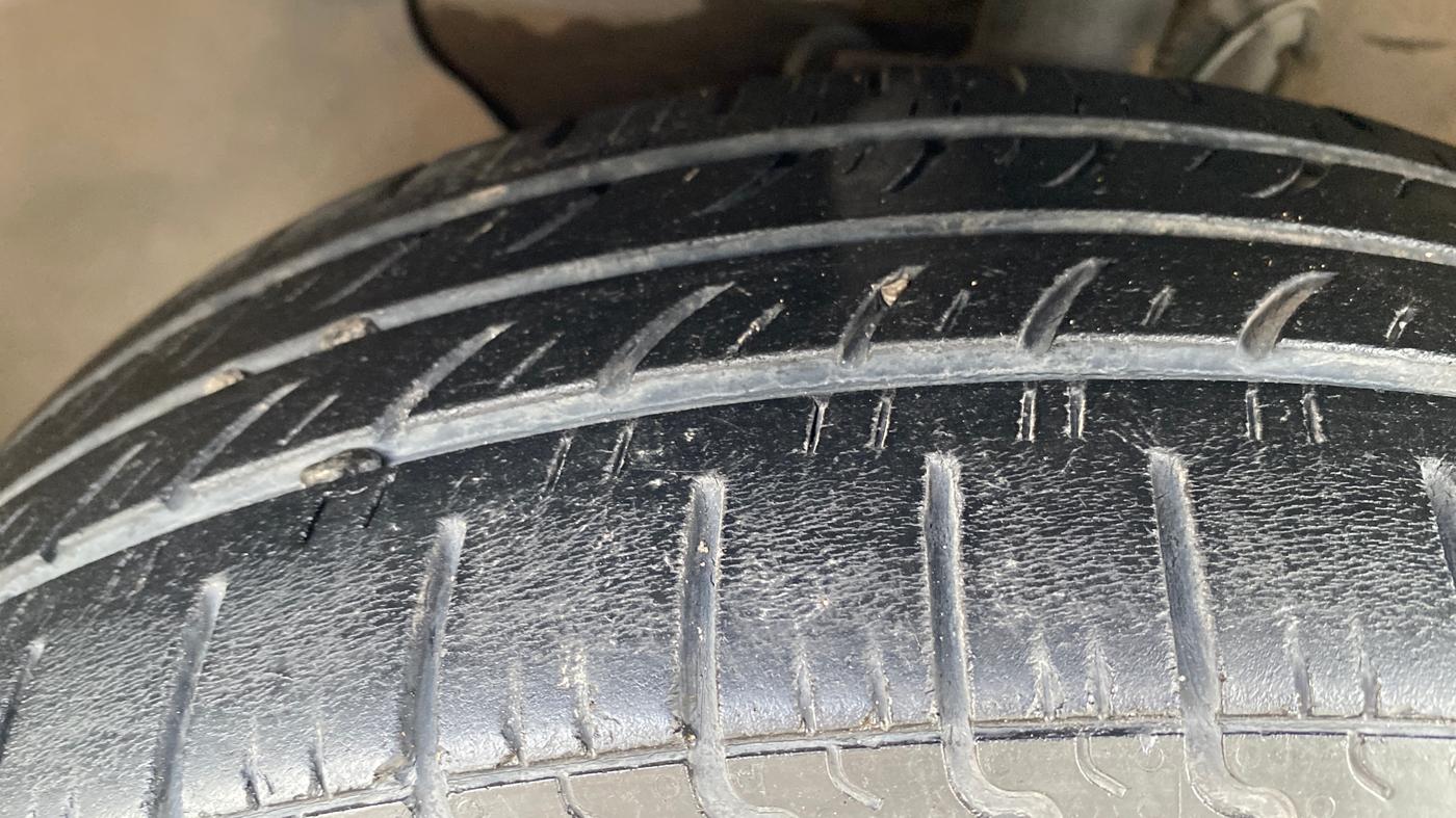 2019 Hyundai Elite i20 SPORTZ PLUS  1.2 CVT, Petrol, Automatic, 67,194 km, Left Front Tyre Tread