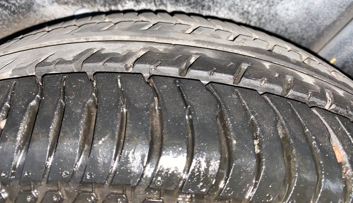 2015 Ford Ecosport TITANIUM 1.5L PETROL AT, Petrol, Automatic, 40,228 km, Left Rear Tyre Tread