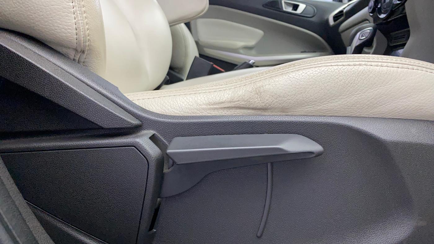 2015 Ford Ecosport TITANIUM 1.5L PETROL AT, Petrol, Automatic, 40,228 km, Driver Side Adjustment Panel