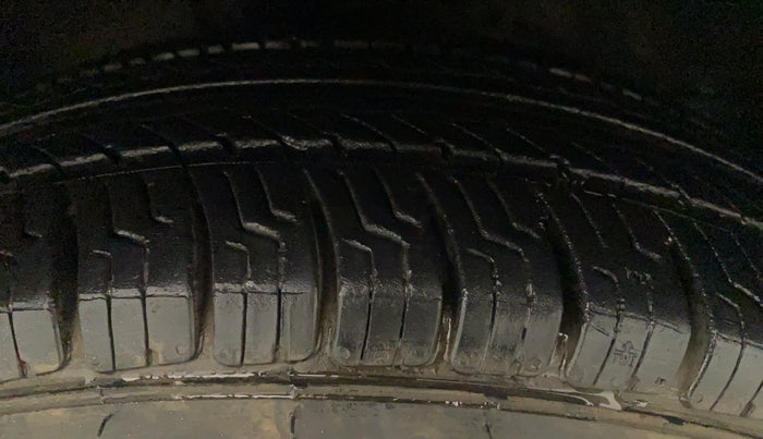 2012 Maruti Swift Dzire ZXI, Petrol, Manual, 60,719 km, Right Front Tyre Tread