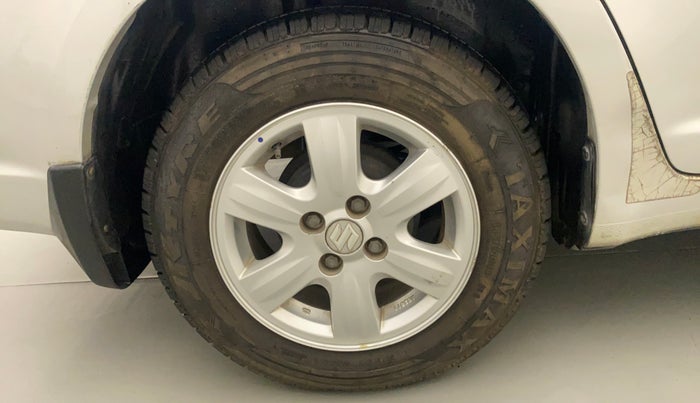2012 Maruti Swift Dzire ZXI, Petrol, Manual, 60,719 km, Right Rear Wheel