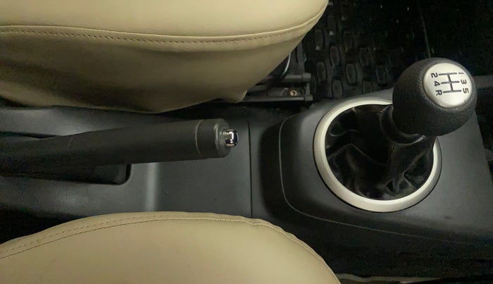 2012 Maruti Swift Dzire ZXI, Petrol, Manual, 60,719 km, Gear Lever