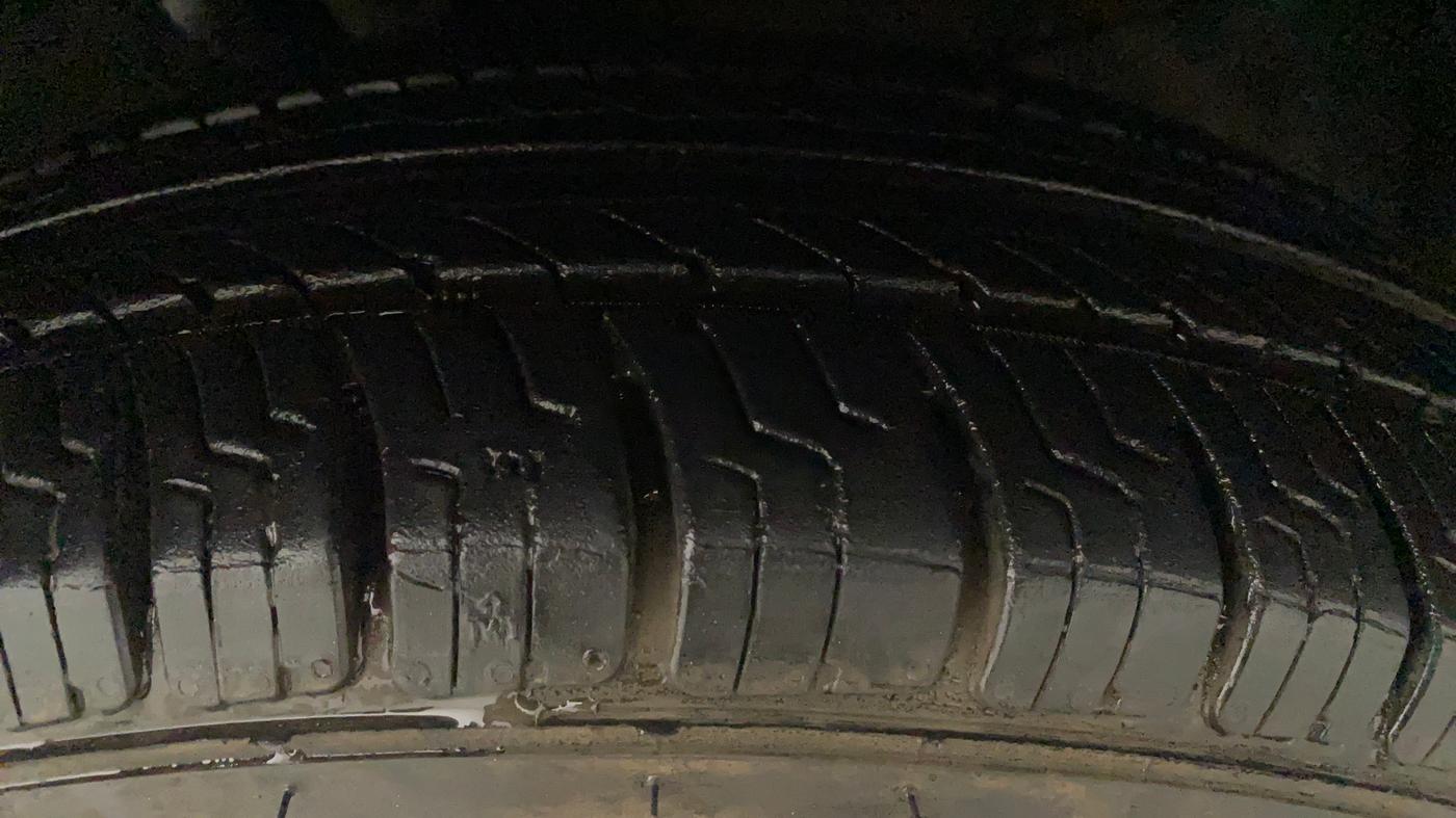 2012 Maruti Swift Dzire ZXI, Petrol, Manual, 60,719 km, Left Front Tyre Tread