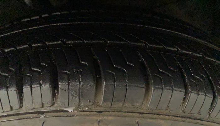 2012 Maruti Swift Dzire ZXI, Petrol, Manual, 60,719 km, Left Front Tyre Tread