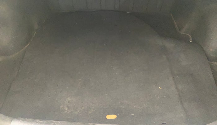 2014 Hyundai Verna FLUIDIC 1.6 CRDI SX, Diesel, Manual, 1,44,910 km, Boot Inside