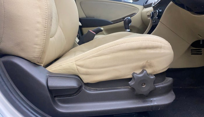 2014 Hyundai Verna FLUIDIC 1.6 CRDI SX, Diesel, Manual, 1,44,910 km, Driver Side Adjustment Panel