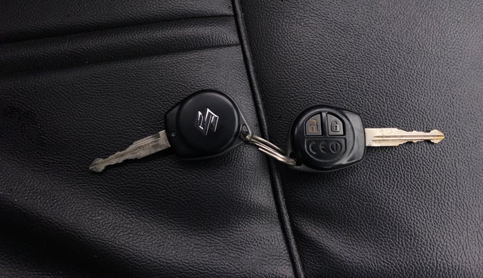 2016 Maruti Vitara Brezza ZDI, Diesel, Manual, 50,199 km, Key Close Up