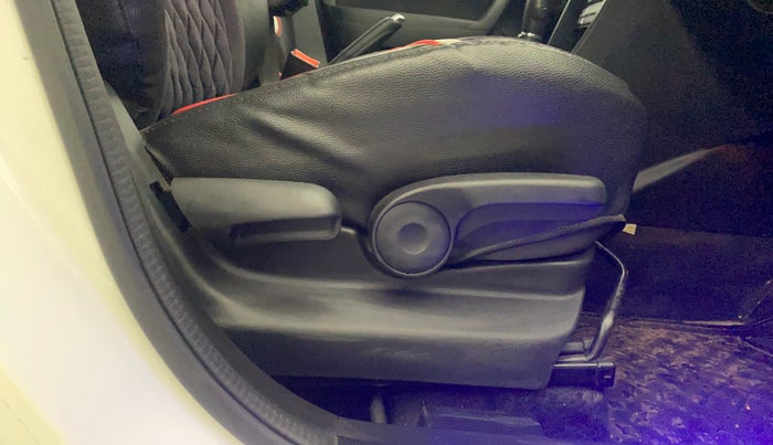 2020 Maruti Vitara Brezza ZXI PLUS AT SHVS, Petrol, Automatic, 38,285 km, Driver Side Adjustment Panel