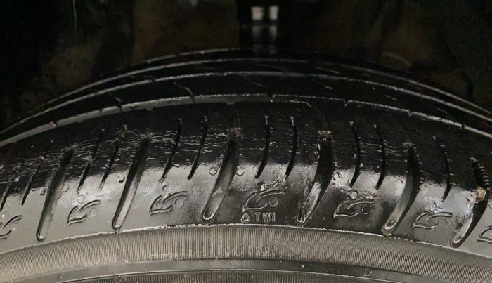 2020 Maruti Vitara Brezza ZXI PLUS AT SHVS, Petrol, Automatic, 38,285 km, Right Front Tyre Tread