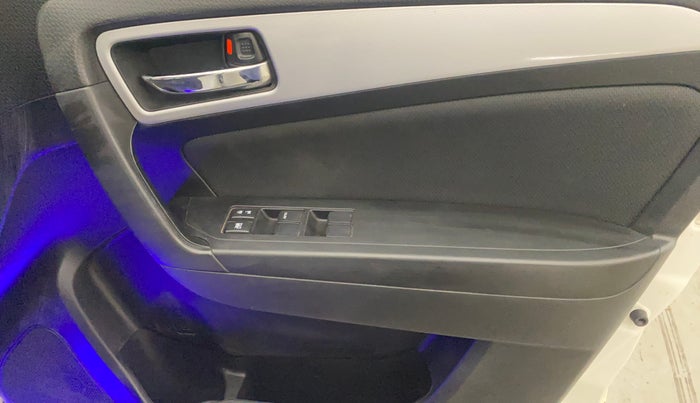 2020 Maruti Vitara Brezza ZXI PLUS AT SHVS, Petrol, Automatic, 38,285 km, Driver Side Door Panels Control