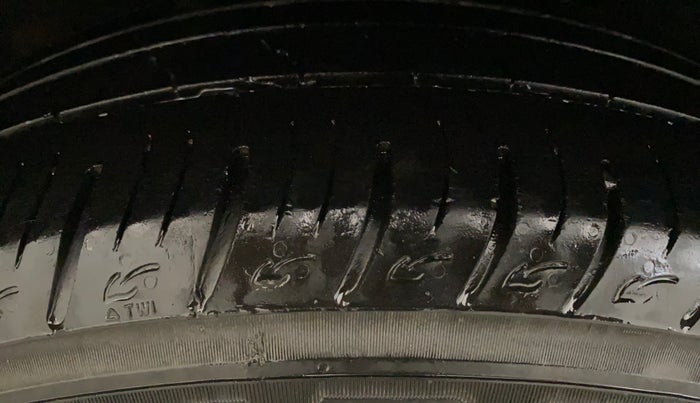 2020 Maruti Vitara Brezza ZXI PLUS AT SHVS, Petrol, Automatic, 38,285 km, Right Rear Tyre Tread