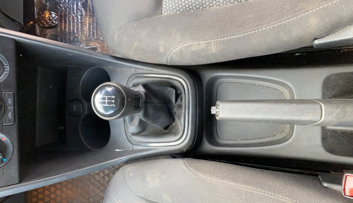 2021 Volkswagen Polo COMFORTLINE 1.0L MPI, Petrol, Manual, 51,308 km, Gear Lever