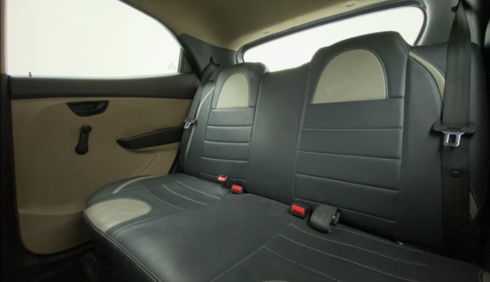 2017 Hyundai Eon ERA PLUS (O), CNG, Manual, 59,319 km, Right Side Rear Door Cabin