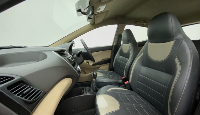 2017 Hyundai Eon ERA PLUS (O), CNG, Manual, 59,319 km, Right Side Front Door Cabin