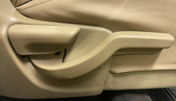 2014 Honda Amaze 1.5L I-DTEC S, Diesel, Manual, 82,876 km, Driver Side Adjustment Panel