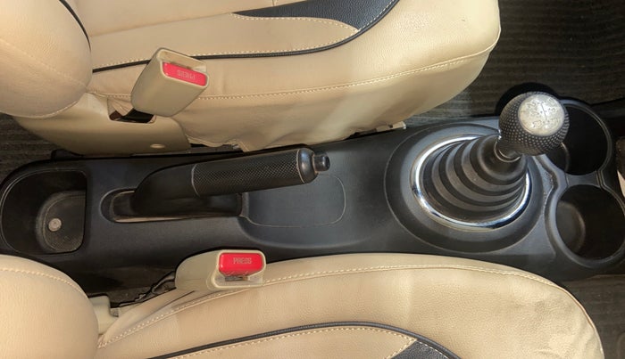 2014 Honda Amaze 1.5L I-DTEC S, Diesel, Manual, 82,876 km, Gear Lever