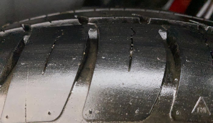 2020 Maruti Swift VXI, Petrol, Manual, 14,610 km, Left Rear Tyre Tread