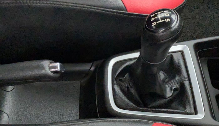2020 Maruti Swift VXI, Petrol, Manual, 14,610 km, Gear Lever