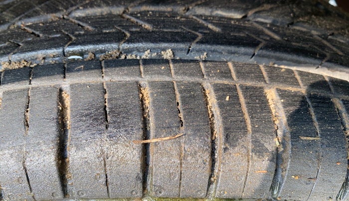 2016 Maruti Wagon R 1.0 VXI, Petrol, Manual, 43,514 km, Left Rear Tyre Tread