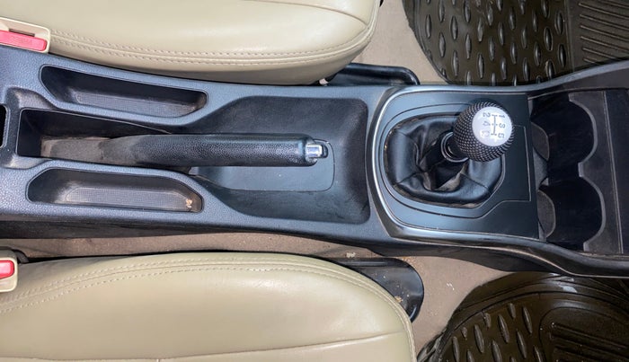 2015 Honda City 1.5L I-VTEC SV, Petrol, Manual, 1,10,770 km, Gear Lever