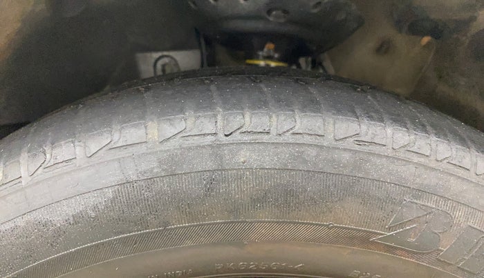 2015 Honda City 1.5L I-VTEC SV, Petrol, Manual, 1,10,770 km, Left Front Tyre Tread