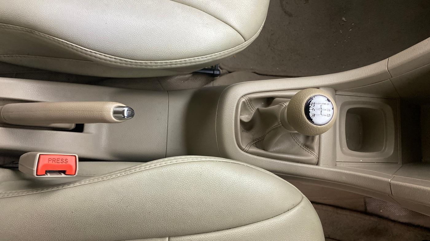 2014 Maruti Ertiga ZDI, Diesel, Manual, 96,560 km, Gear Lever