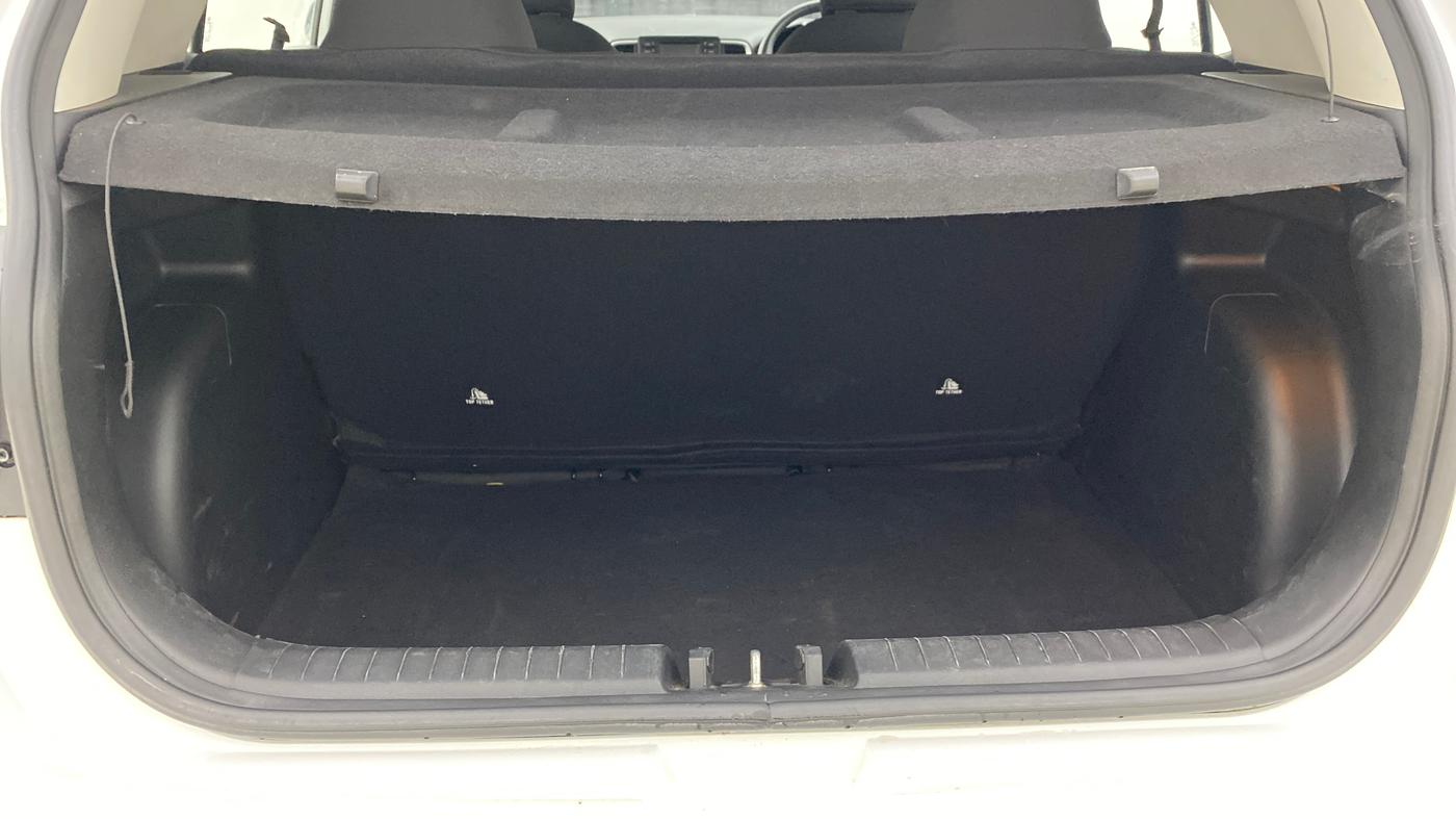 2022 Hyundai VENUE S 1.2, Petrol, Manual, 49,992 km, Boot Inside
