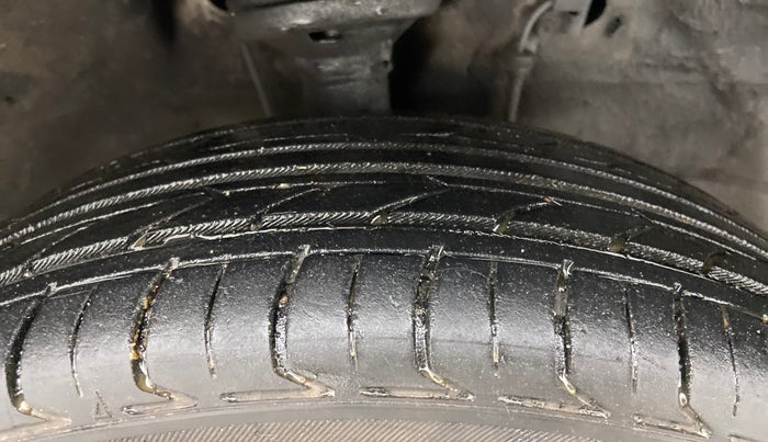 2016 Maruti Wagon R 1.0 VXI (O) AMT, Petrol, Automatic, 84,484 km, Right Front Tyre Tread