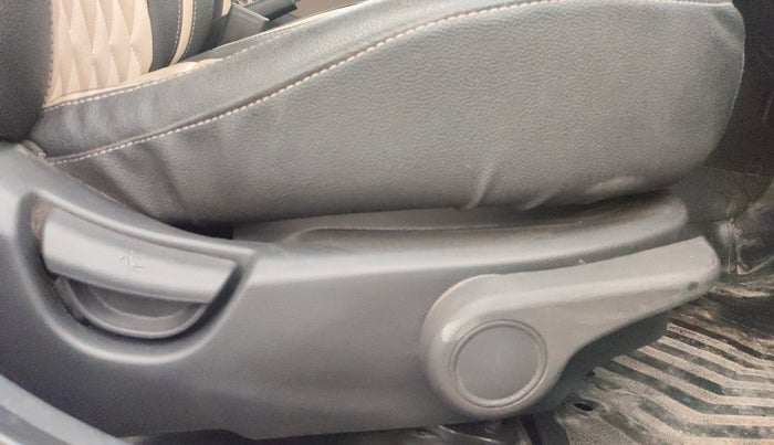 2017 Hyundai Grand i10 ASTA 1.2 KAPPA VTVT, Petrol, Manual, 34,734 km, Driver Side Adjustment Panel