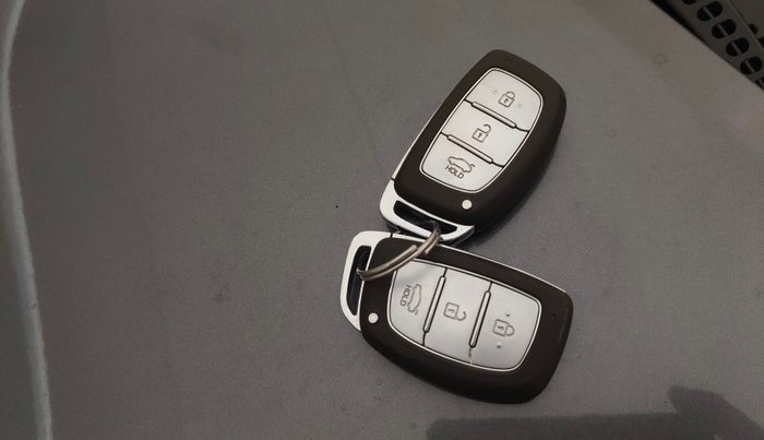 2017 Hyundai Grand i10 ASTA 1.2 KAPPA VTVT, Petrol, Manual, 34,734 km, Key Close Up