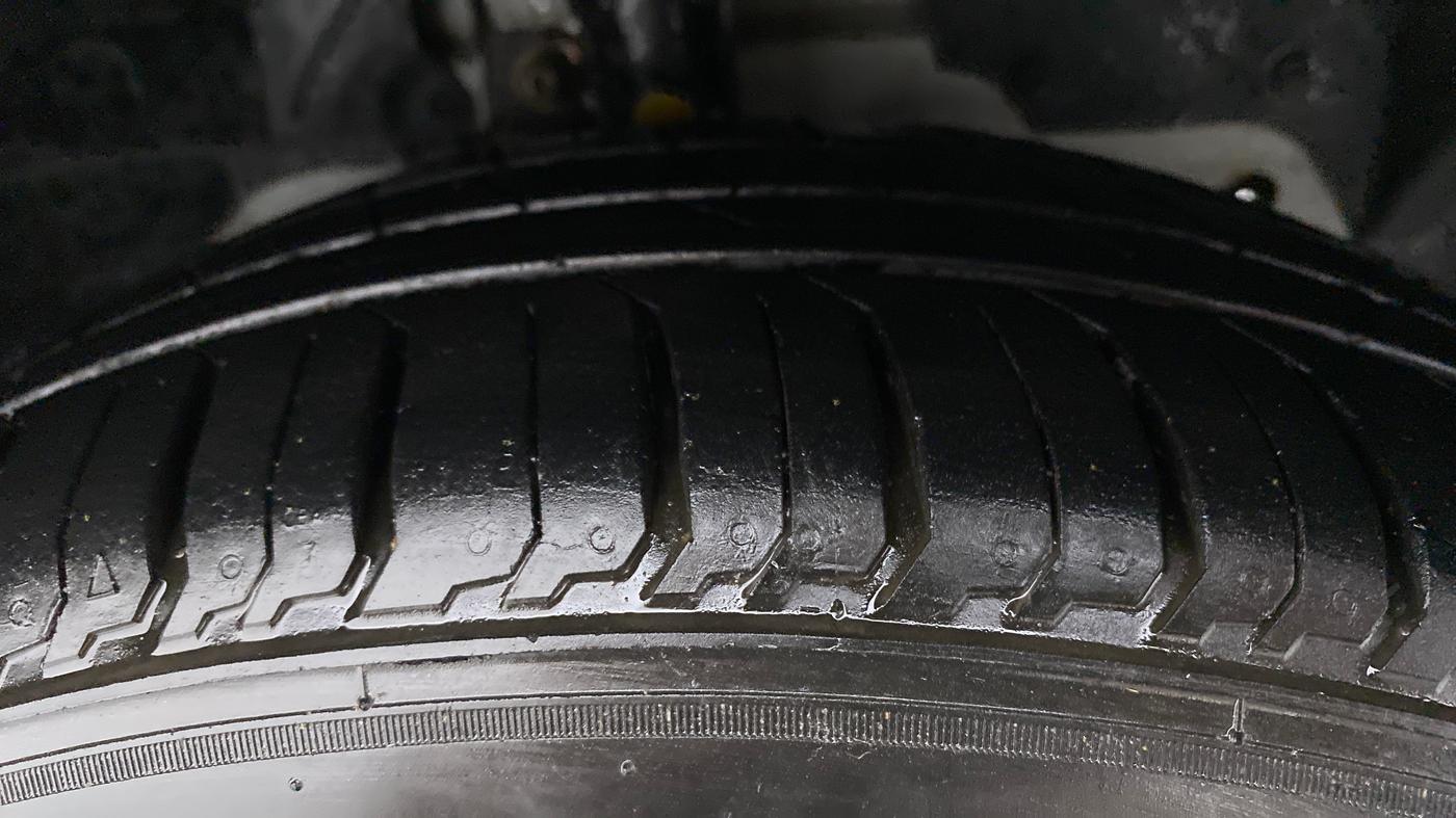 2018 Ford FREESTYLE TITANIUM 1.2 PETROL, Petrol, Manual, 28,708 km, Right Front Tyre Tread