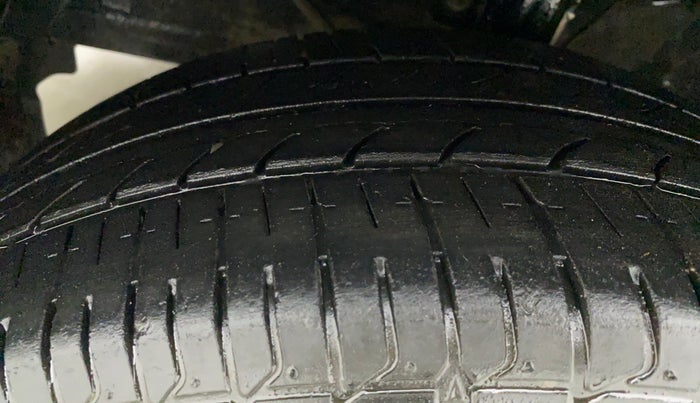 2017 Maruti Baleno ALPHA PETROL 1.2, Petrol, Manual, 86,541 km, Left Front Tyre Tread