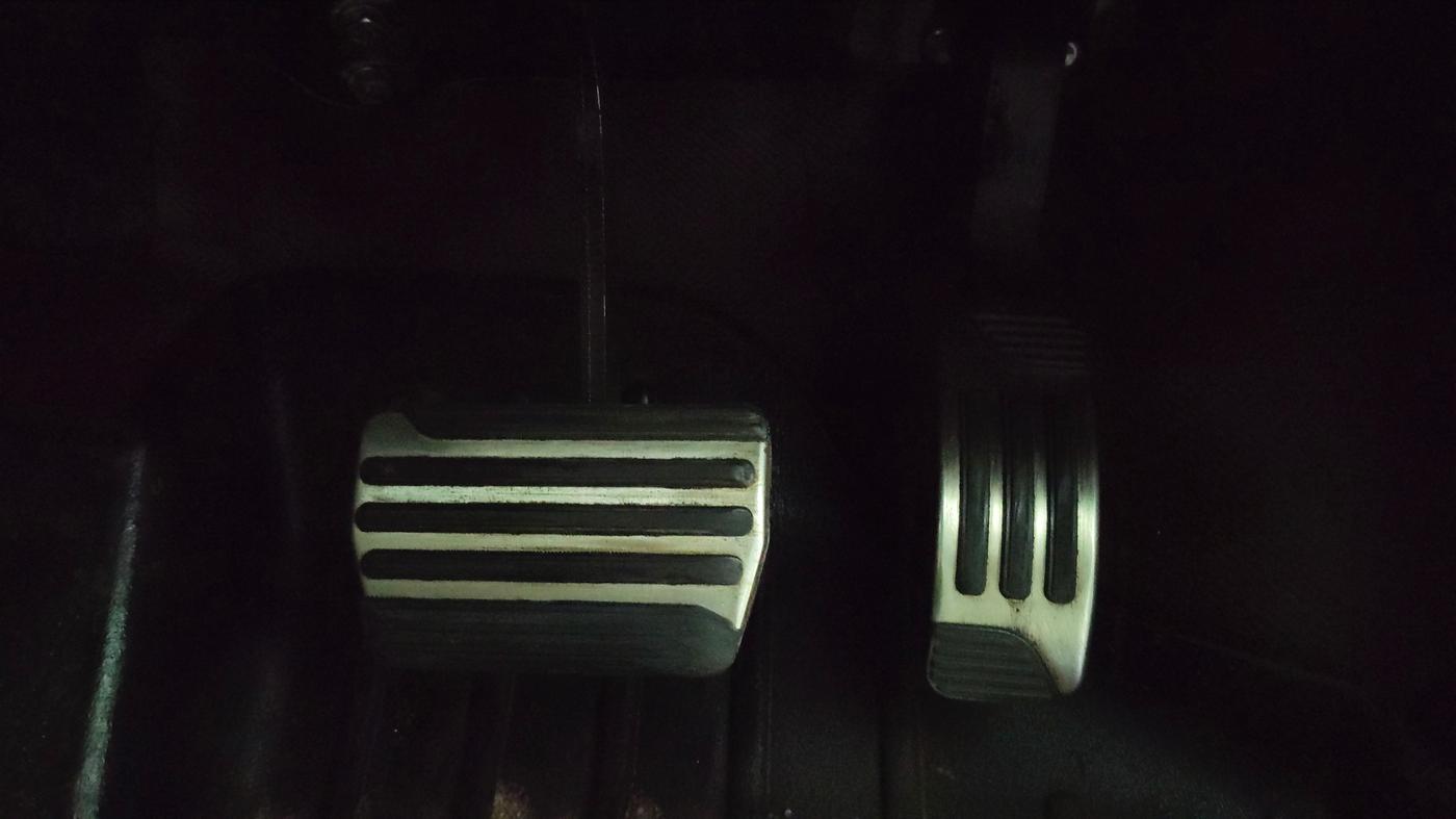 2021 Mahindra XUV500 W11 AT, Diesel, Automatic, 64,516 km, Pedals