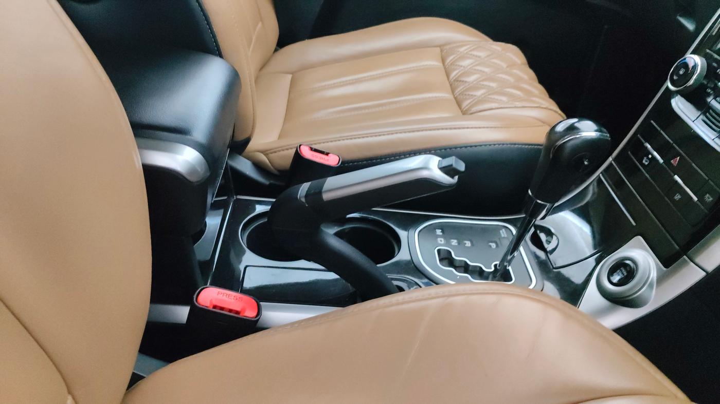 2021 Mahindra XUV500 W11 AT, Diesel, Automatic, 64,516 km, Gear Lever