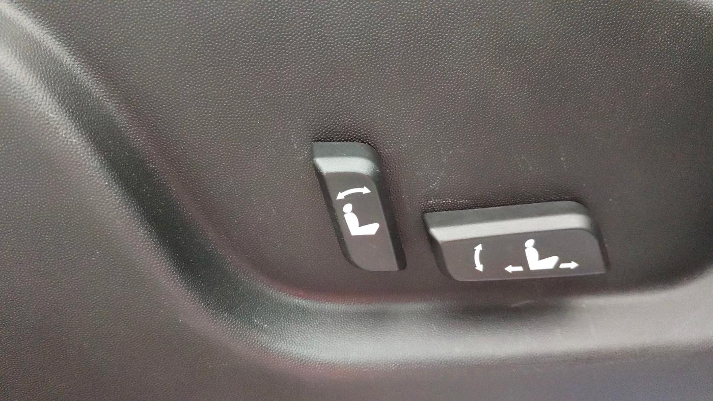 2021 Mahindra XUV500 W11 AT, Diesel, Automatic, 64,516 km, Driver Side Adjustment Panel