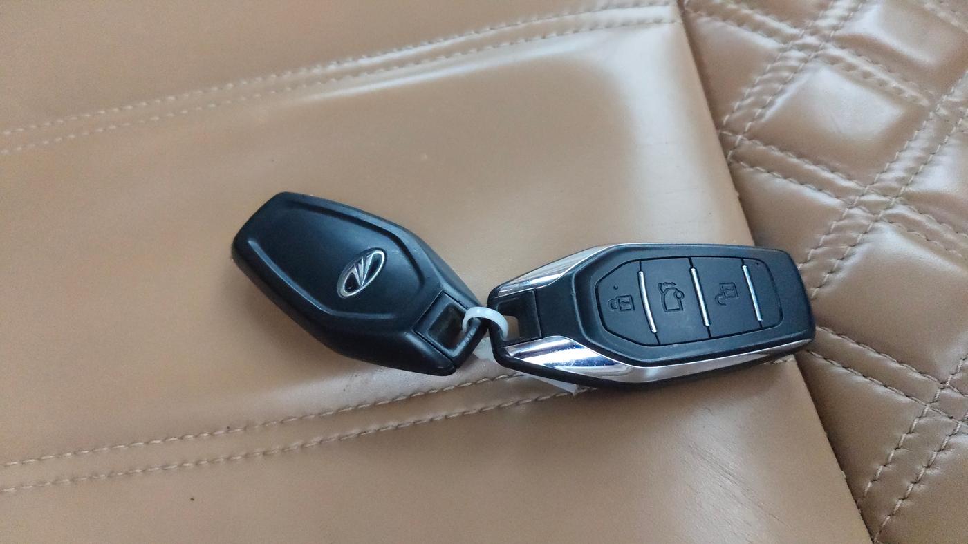 2021 Mahindra XUV500 W11 AT, Diesel, Automatic, 64,516 km, Key Close Up
