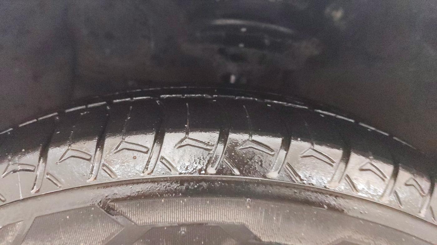 2016 Hyundai Xcent SX 1.2, Petrol, Manual, 73,605 km, Left Front Tyre Tread