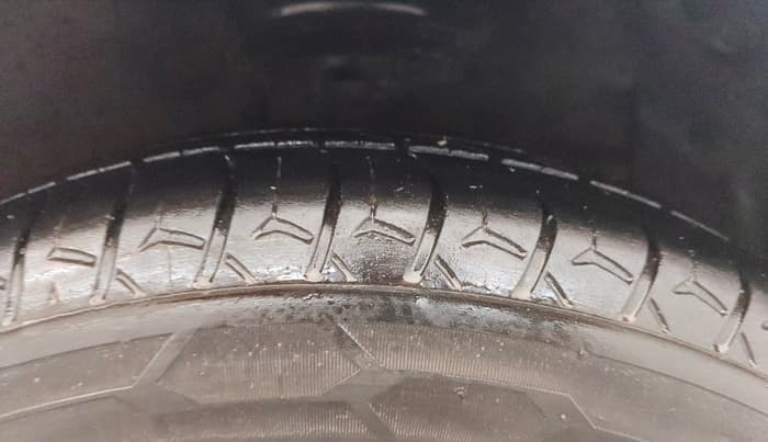 2016 Hyundai Xcent SX 1.2, Petrol, Manual, 73,997 km, Right Front Tyre Tread