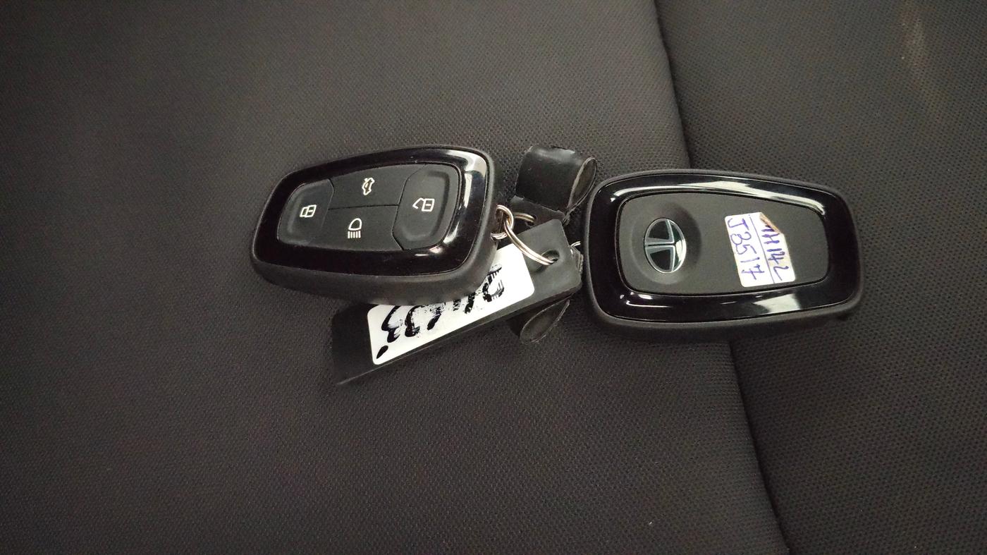 2024 Tata NEXON CREATIVE+ DCA 1.2 PETROL, Petrol, Automatic, 4,498 km, Key Close Up
