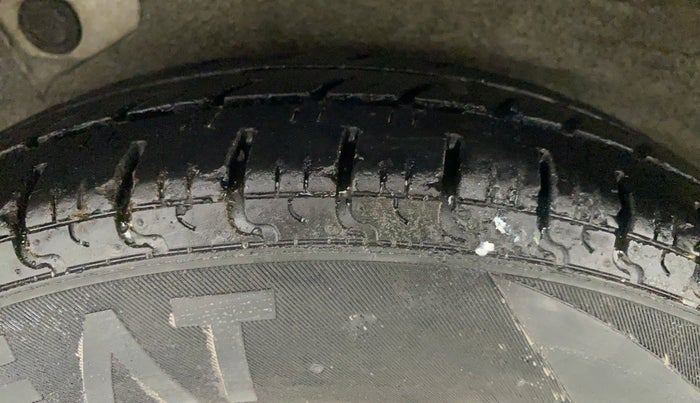 2010 Hyundai i10 SPORTZ 1.2, Petrol, Manual, 64,566 km, Right Rear Tyre Tread