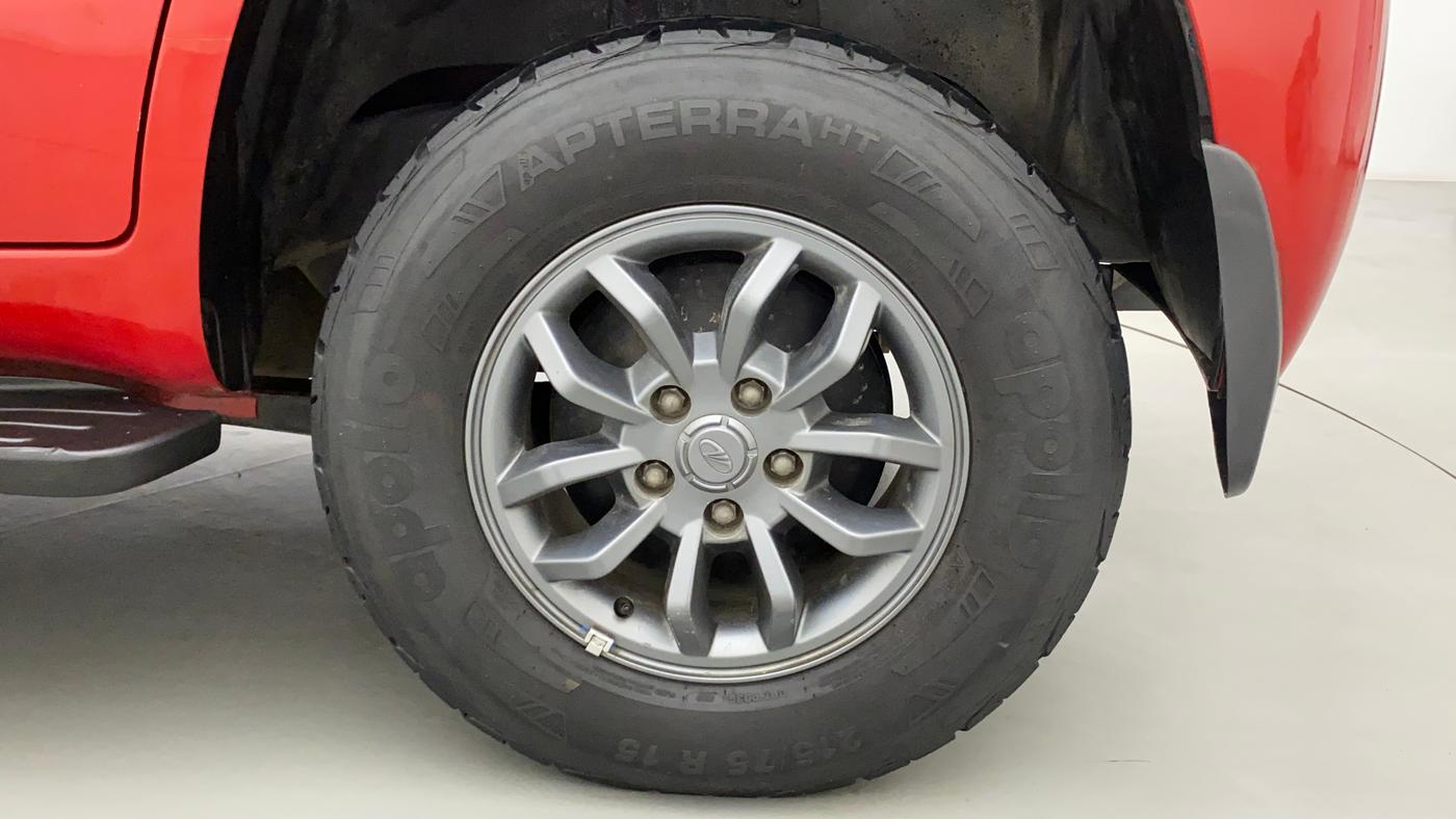 2018 Mahindra TUV300 T10, Diesel, Manual, 50,162 km, Left Rear Wheel