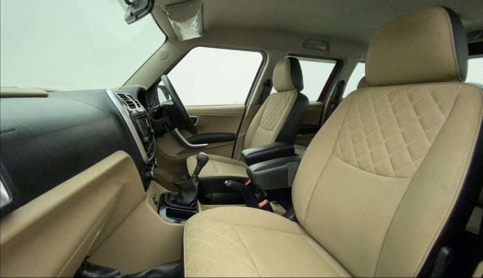 2018 Mahindra TUV300 T10, Diesel, Manual, 50,162 km, Right Side Front Door Cabin